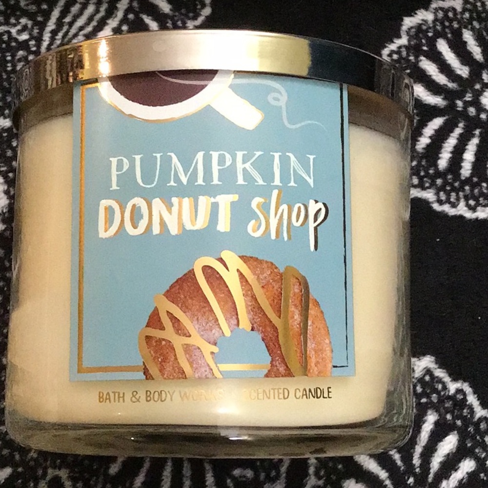 🎃 🍩 New bath and body works pumpkin donut shop candle